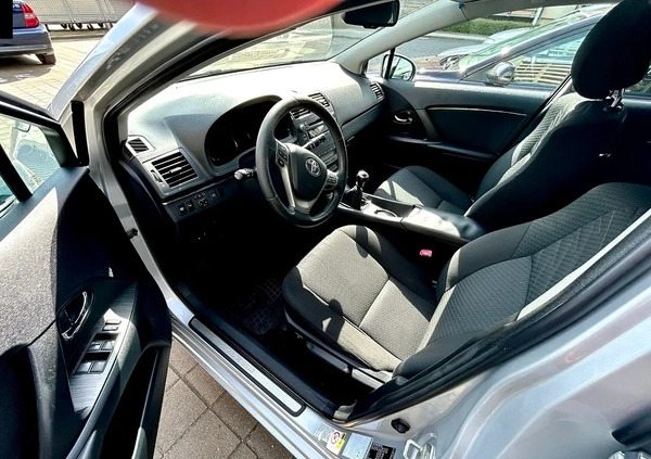 Toyota Avensis cena 25999 przebieg: 172200, rok produkcji 2010 z Wrocław małe 92